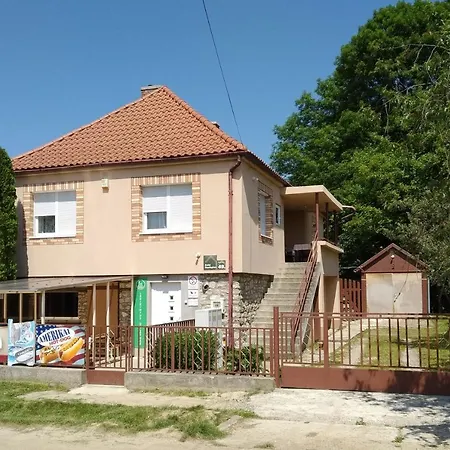 Erdei Vendeghaz Apartament Nagyesztergar