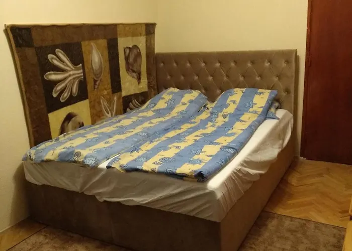 Erdei Vendeghaz * Nagyesztergar